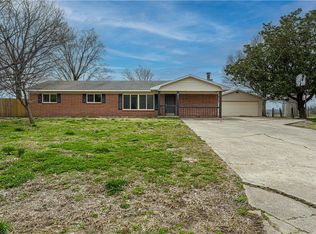611 E Butler St, Prairie Grove, AR 72753