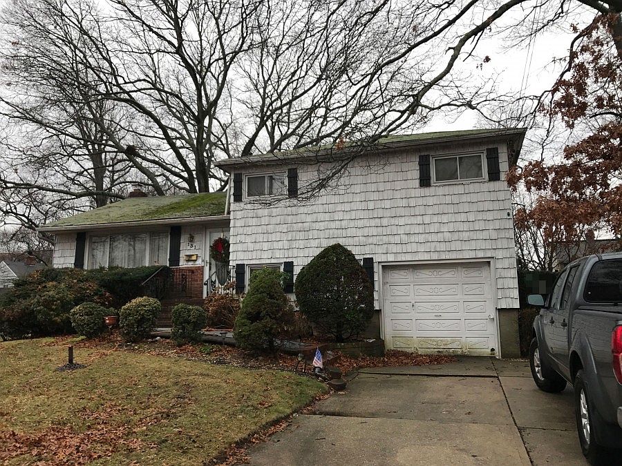 1st image of 131 Louis St