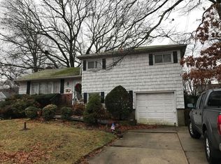 131 Louis St, Massapequa, NY 11758