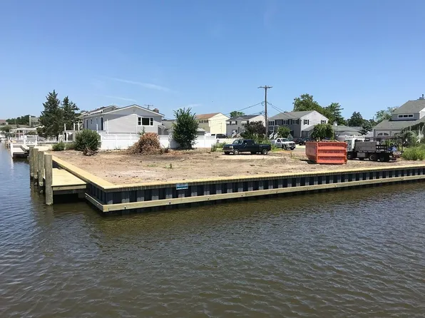 2 Homewood Dr, Brick, NJ 08723