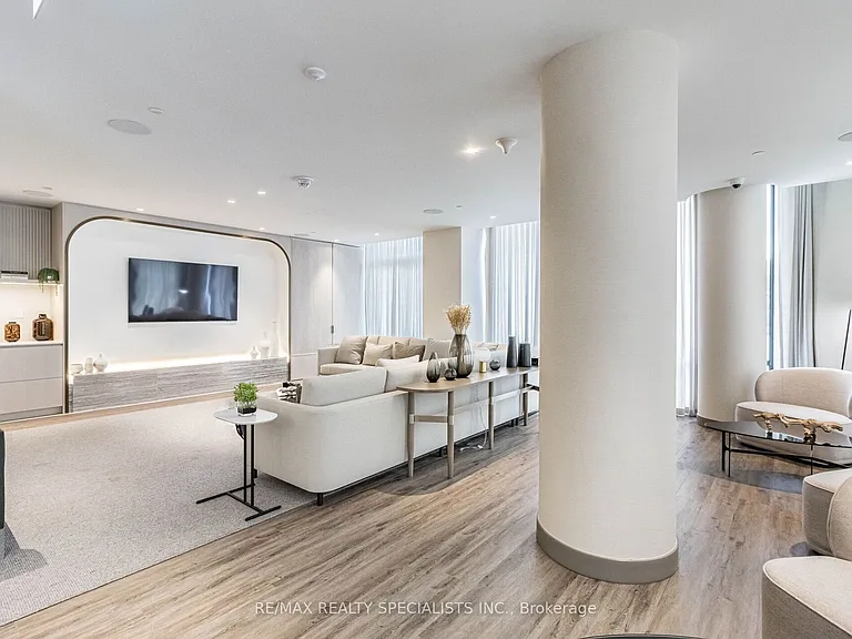 480 Front St W #1903 — Photo 36