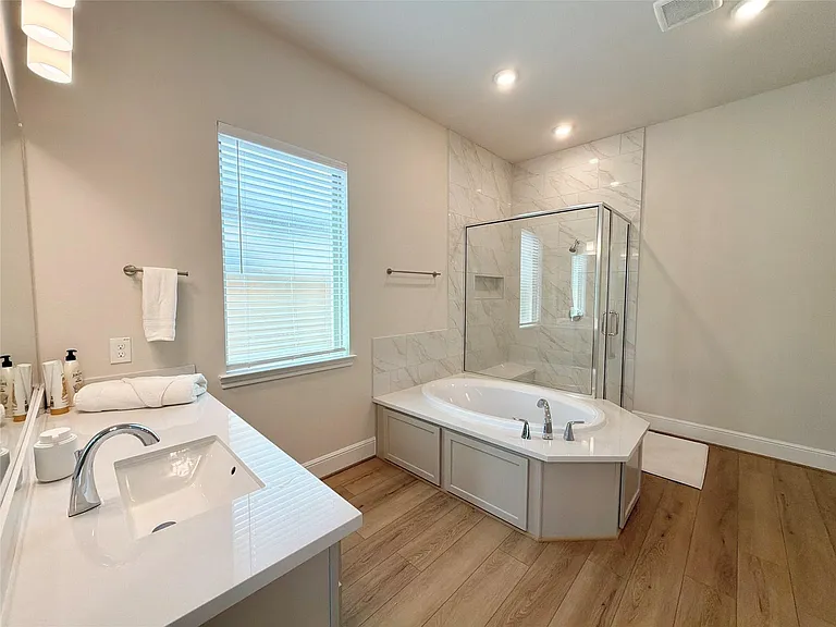 22037 Gateway Arch Dr — Photo 17