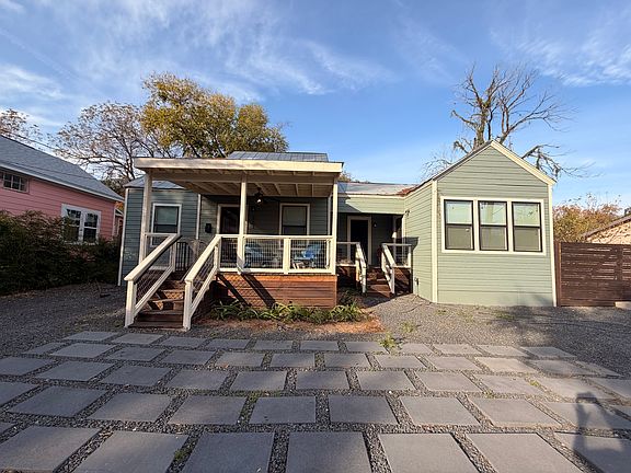 2nd image of 251 E Woodlawn Ave