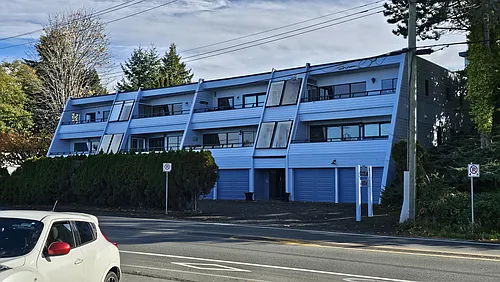 2734 Island Hwy W Photo 1