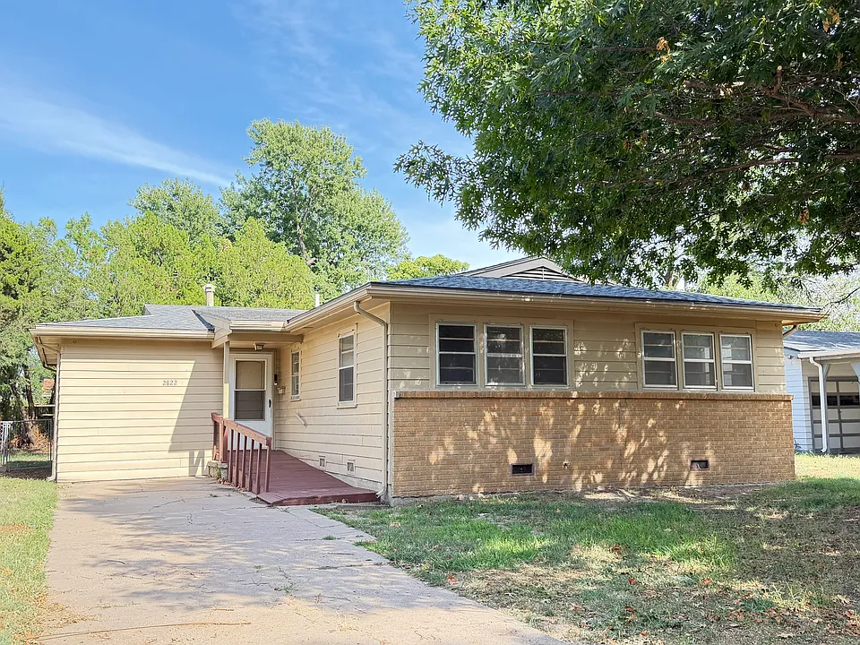 2822 S Santa Fe Ave