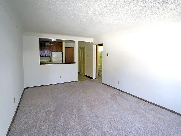 Priscilla Standish Apartments — Photo 43