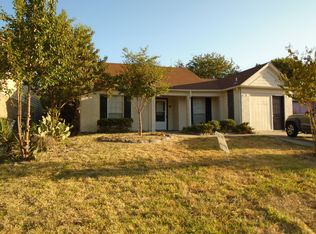 3717 Huckleberry Dr, Fort Worth, TX 76137