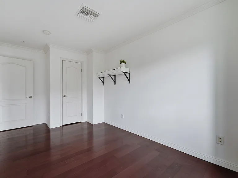 700 S Ardmore Ave #304 — Photo 17