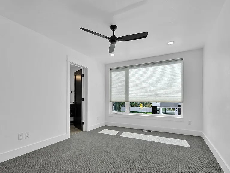 1370-90 Woodside Blvd — Photo 59