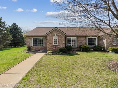 272 Countryside Ln, Highland, MI, 48357