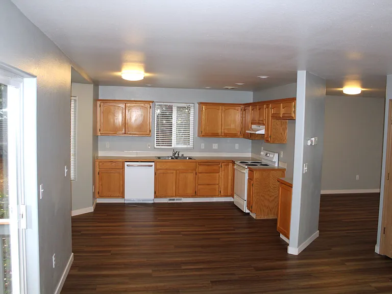 8007 66th St NE — Photo 3