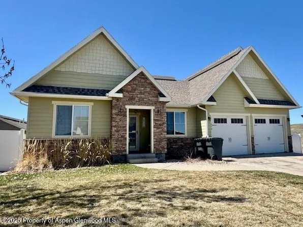 676 Overlook Dr, Craig, CO 81625