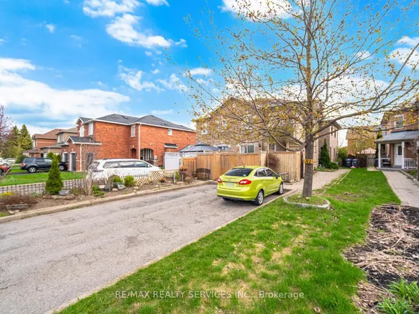 79 Pressed Brick Dr, Brampton, ON L6V 4K5