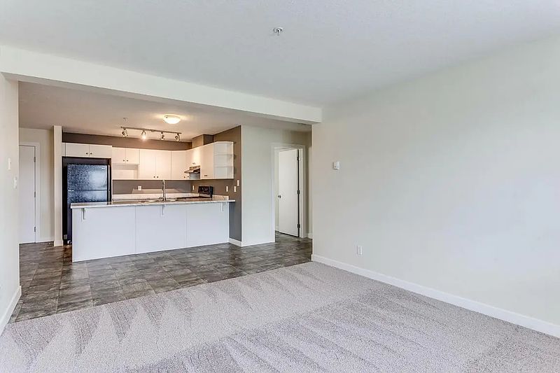 Airdrie Apartment for rent - 2 Bedrooms — photo 10