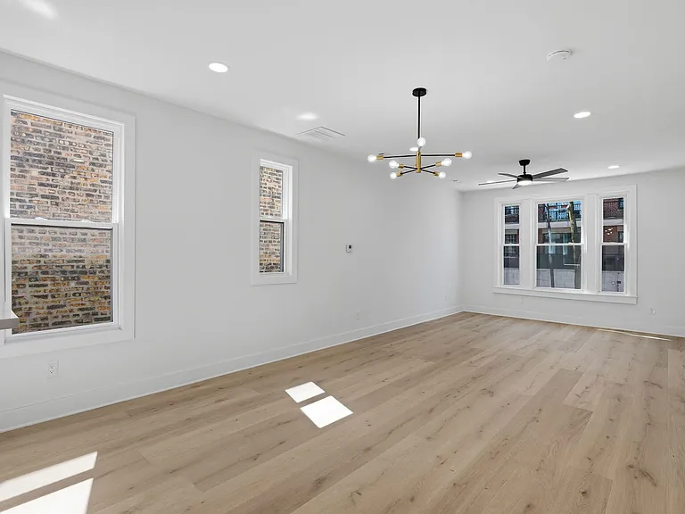 3642 W Belmont Ave #2F — Photo 21