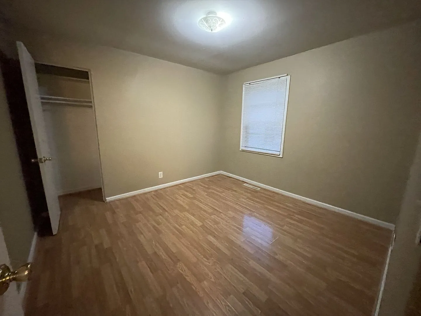 730 S 68th Ave 3 Bed/1 Bath in Elmwood Park | All One Level, Large Backyard, Off-Street Parking — Photo 4