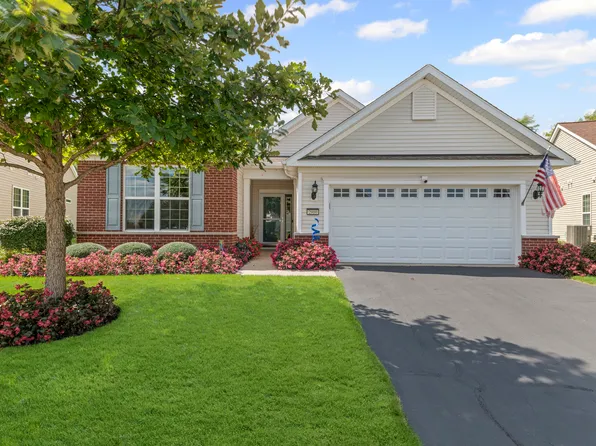 2900 Stoney Creek Dr, Elgin, IL 60124