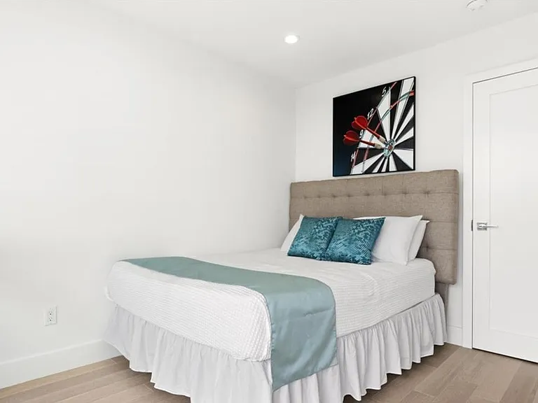 1423 Broadway #7F — Photo 4