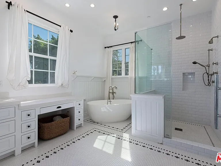 10810 Wilkins Ave — Photo 30