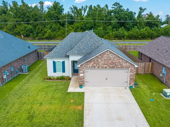 220 Pipers Ln, Sulphur, LA 70665