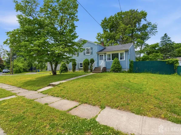 218 Schillaci Ln, South Plainfield, NJ 07080