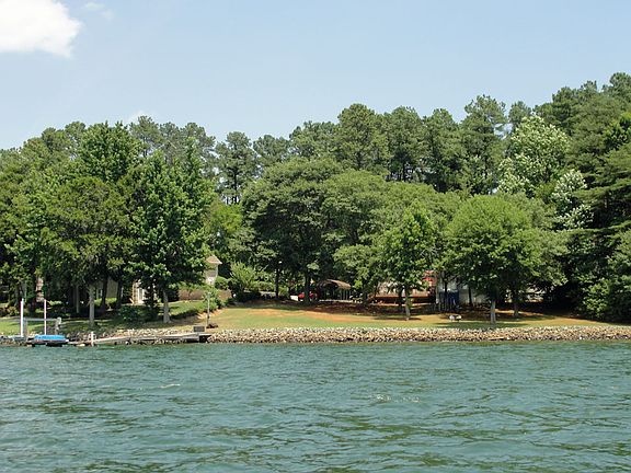 3rd image of 124 Birdsong Ln
