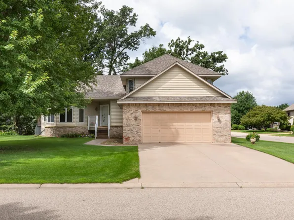 2232 Homestead Ave N, Oakdale, MN 55128