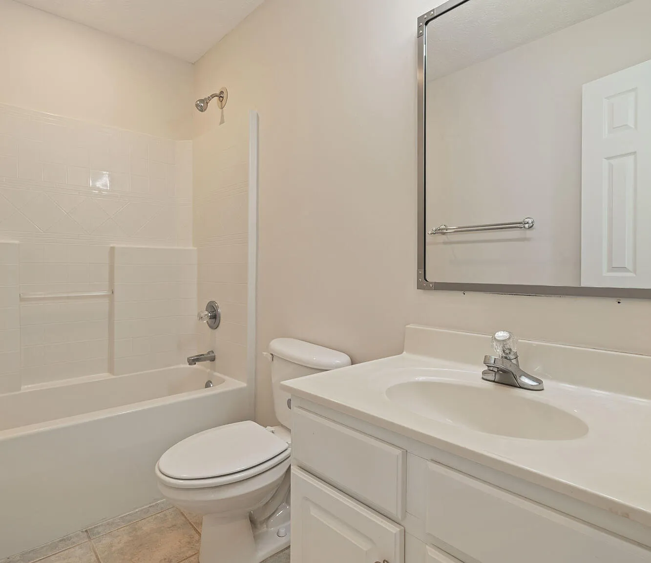 3 bed, 2.0 bath, 1739 sqft, $1,795 — Photo 3
