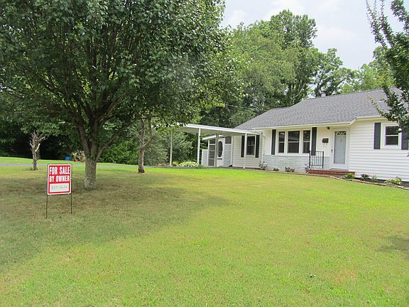 2nd image of 910 Lake Dr