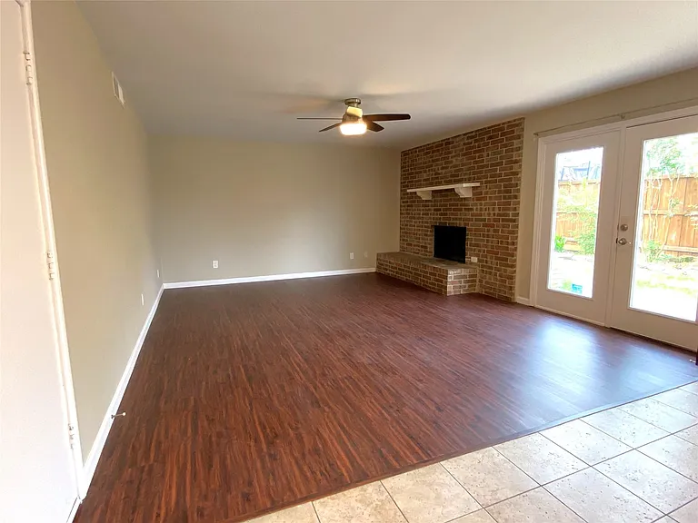 2704 Winding Creek Dr — Photo 8