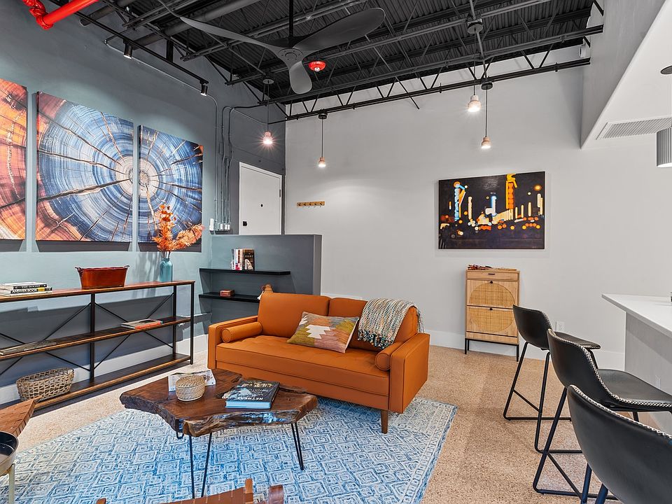 1st image of 915 Railroad Ave #103