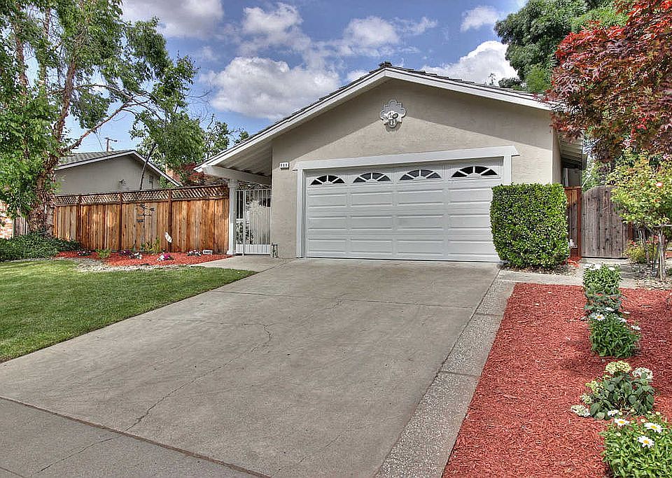 1st image of 989 Redmond Ave