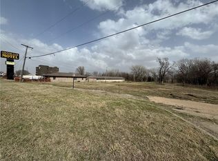 3746 SW Topeka Blvd, Topeka, KS 66609