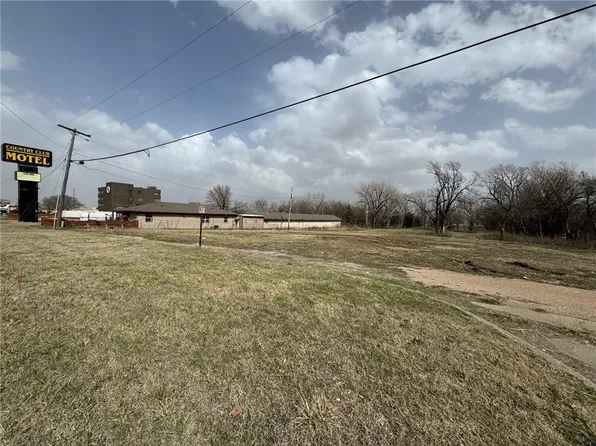 3746 SW Topeka Blvd, Topeka, KS 66609