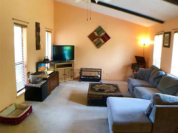 3rd image of 809 Mockingbird Cir