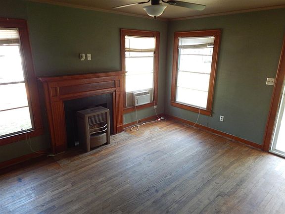 3rd image of 211 Benita Dr