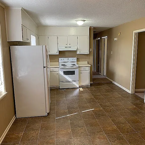 514 Walker Rd SW — Photo 5