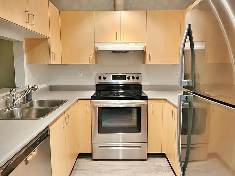 1010 Howe St #6XX — Photo 9
