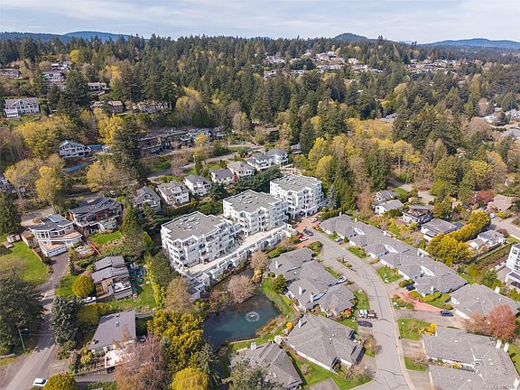4th image of 5110 Cordova Bay Rd #206