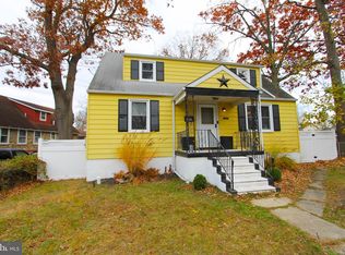 427 S Forklanding Rd, Maple Shade, NJ 08052