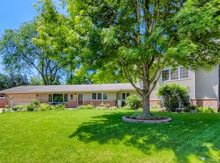 2301 Theda Ln, Rolling Meadows, IL 60008