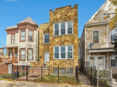 4832 W Harrison St, Chicago, IL, 60644