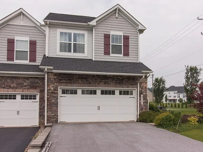 3402 Bergamont Way — Photo 3