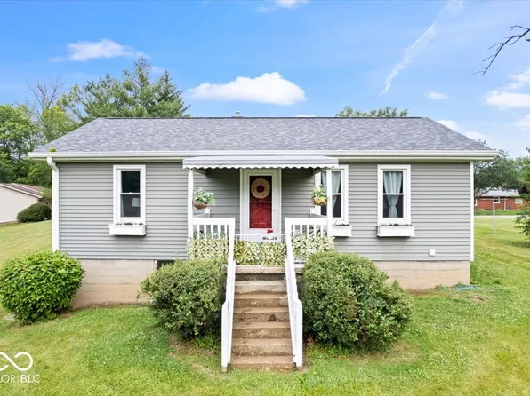 9049 W Forest Dr, Elwood, IN 46036