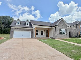 1198 Creekside Ln, Hernando, MS 38632