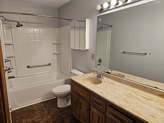 5th image of 3571 Sandhill Dr SE