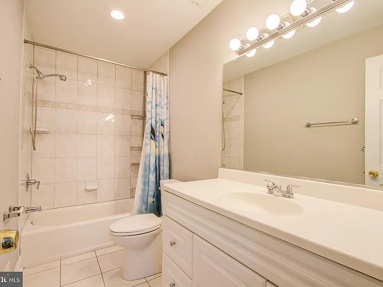9203 Cedarcrest Dr — Photo 28