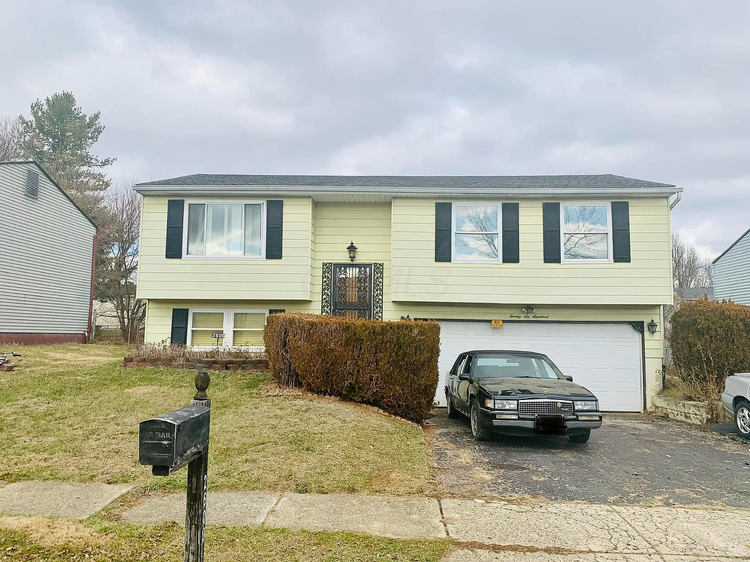 2600 Saugus Cir photo 1