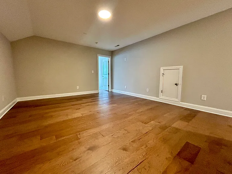 60 Kingsly Dr — Photo 35