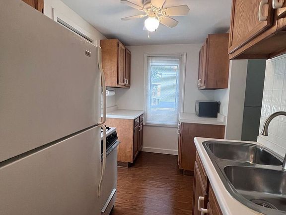 2nd image of 834 Crosby St NW Unit 2